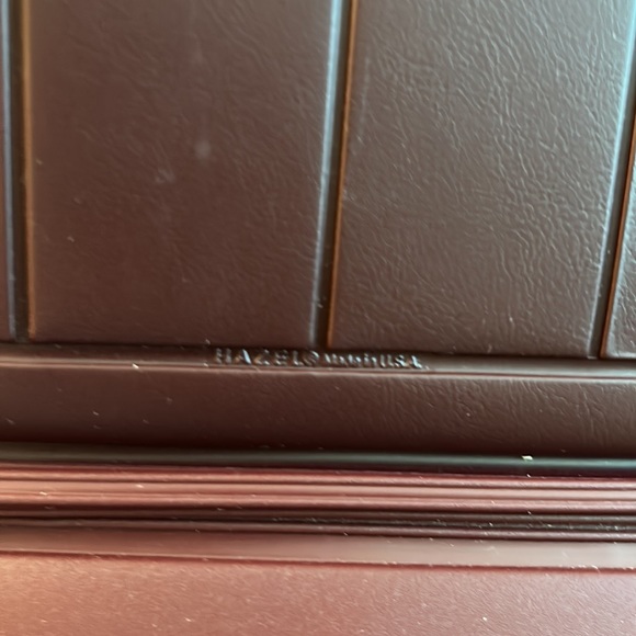 VINTAGE HAZEL MADE IN USA LOCKABLE BURGUNDY NON LEATHER ORGANIZER/NO KEY - Picture 9 of 9